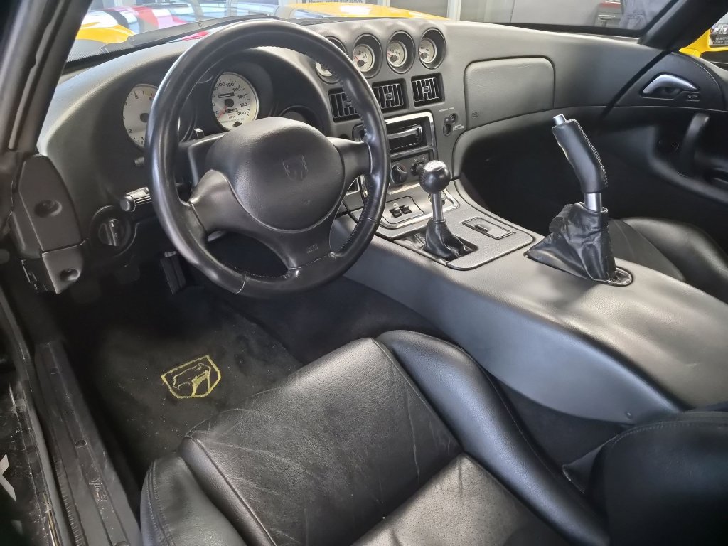 Used 2002 Dodge Viper RT/10 RWD image 15