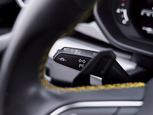 Used 2022 Lamborghini Urus AWD/4WD image 67