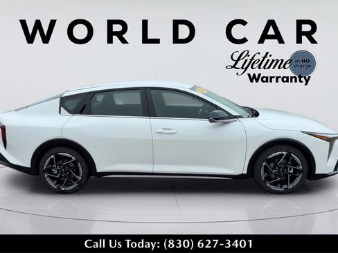 New 2025 Kia K4 GT-Line image 2