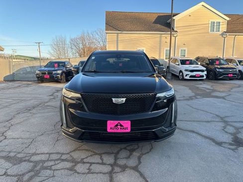 Used 2022 Cadillac XT6 Premium Luxury w/ LPO, Floor Liner Package image 17