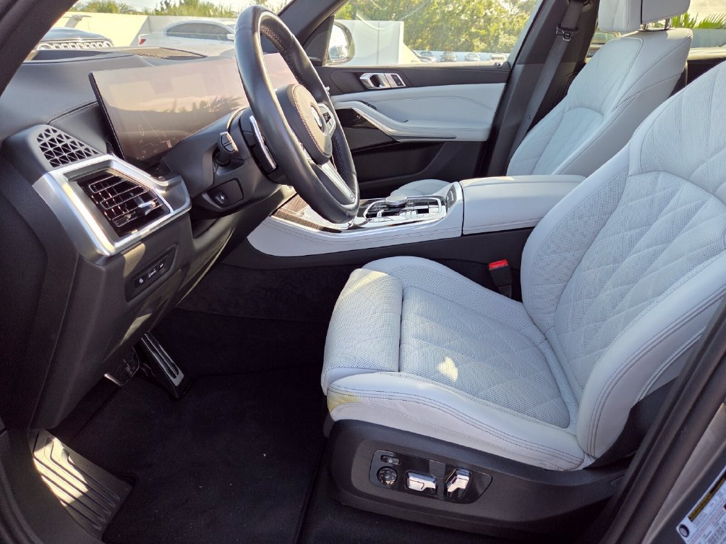 Certified 2026 BMW X5 sDrive40i w/ M Sport Package RWD image 9