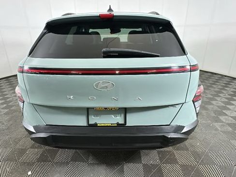 Used 2024 Hyundai Kona SEL AWD/4WD image 3