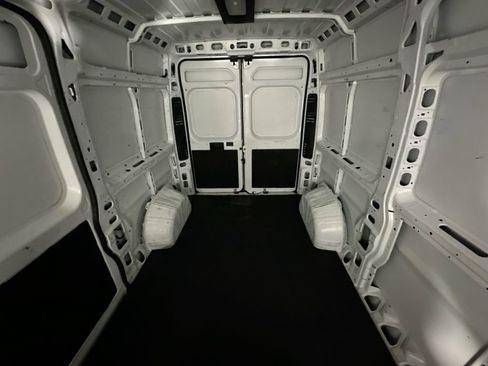 Used 2024 RAM ProMaster 2500 w/ Convenience Group FWD image 13