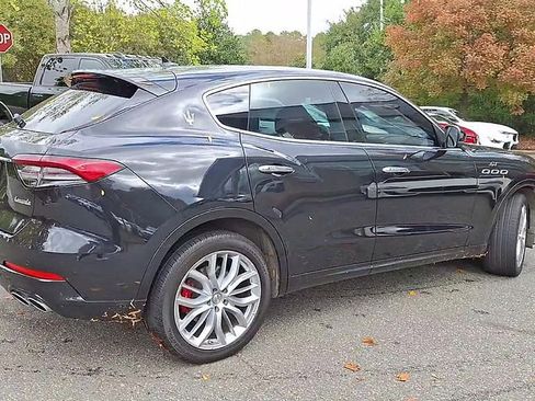 Certified 2022 Maserati Levante GT image 8