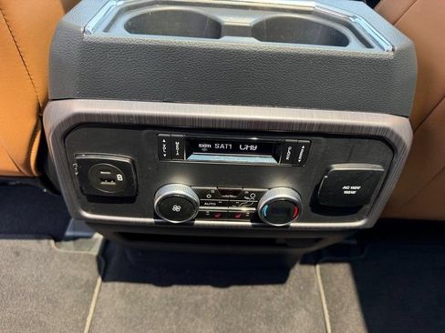 Used 2023 Ford Expedition Max Platinum AWD/4WD image 11
