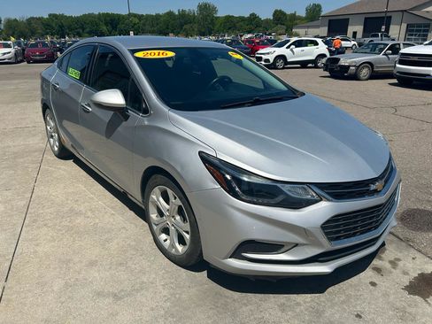 Used 2016 Chevrolet Cruze Premier FWD image 3