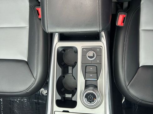 Used 2024 Ford Explorer XLT w/ Equipment Group 202A image 20