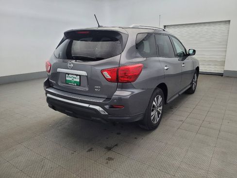 Used 2017 Nissan Pathfinder SV w/ SV Cold Weather Package AWD/4WD image 9