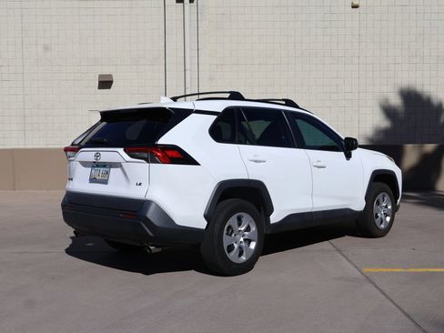 Used 2020 Toyota RAV4 LE w/ Carpet Mat Package FWD image 4