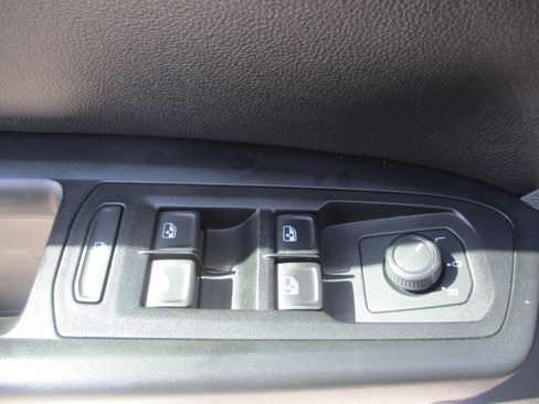 Used 2020 Volkswagen Atlas Cross Sport SE image 16