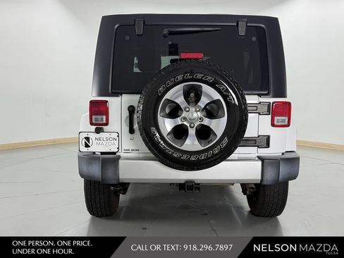 Used 2016 Jeep Wrangler Unlimited Sahara AWD/4WD image 7