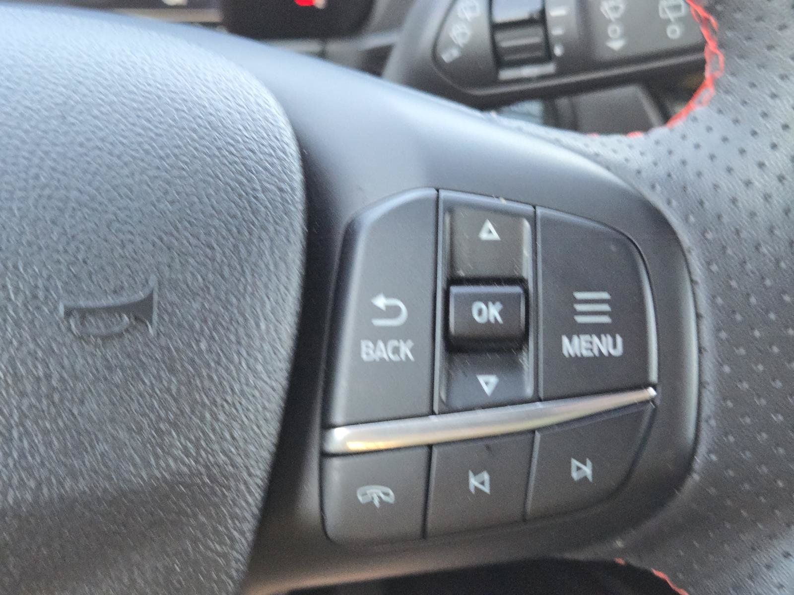 Used 2025 Ford Escape ST-Line Select AWD/4WD image 24