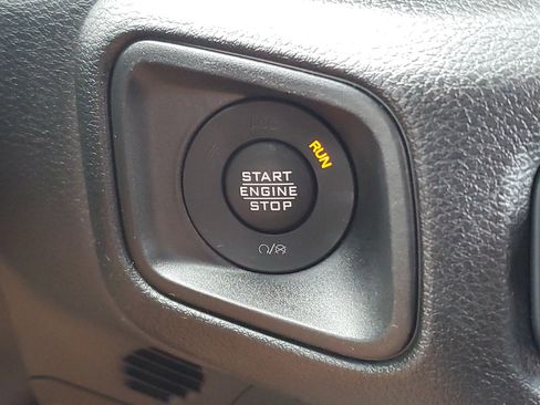 Used 2025 Jeep Wrangler Sport AWD/4WD image 27