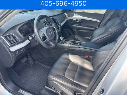 Used 2022 Volvo XC90 T5 Momentum image 12