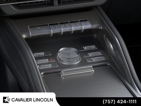 Used 2026 Lincoln Nautilus Premier AWD/4WD image 15
