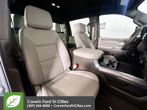Used 2025 Chevrolet Silverado 2500 LTZ w/ LTZ Convenience Package AWD/4WD image 17
