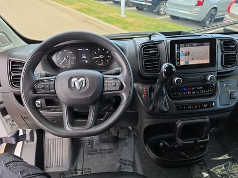 Used 2026 RAM ProMaster 2500 w/ Convenience Group FWD image 11