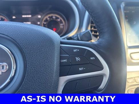 Used 2018 Jeep Cherokee Overland image 4