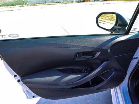 Used 2024 Toyota Corolla LE image 31