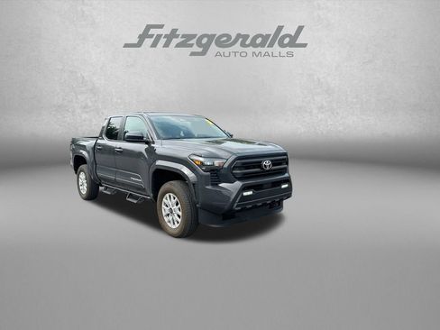 Used 2025 Toyota Tacoma SR5 AWD/4WD image 1