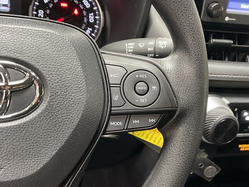 Used 2022 Toyota RAV4 LE image 20