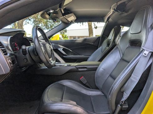 Used 2019 Chevrolet Corvette Stingray Coupe w/ 1LT RWD image 14