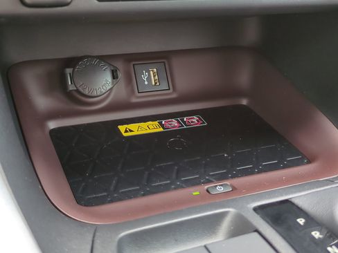 Used 2023 Toyota RAV4 Limited FWD image 22