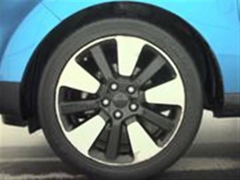 Used 2018 Kia Soul + FWD image 4