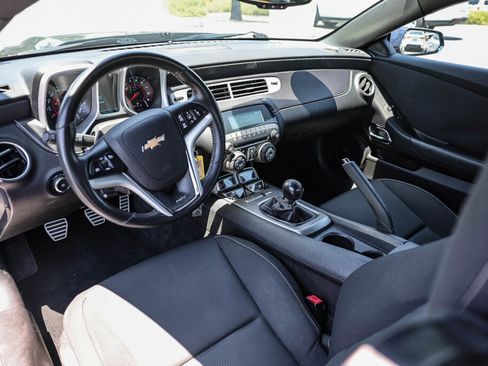 Used 2012 Chevrolet Camaro SS RWD image 2