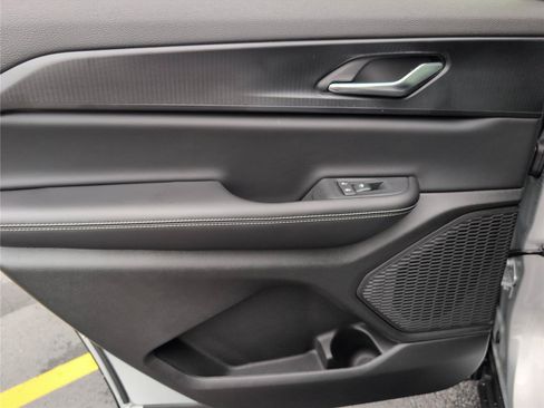 New 2026 Jeep Grand Cherokee L Laredo RWD image 37