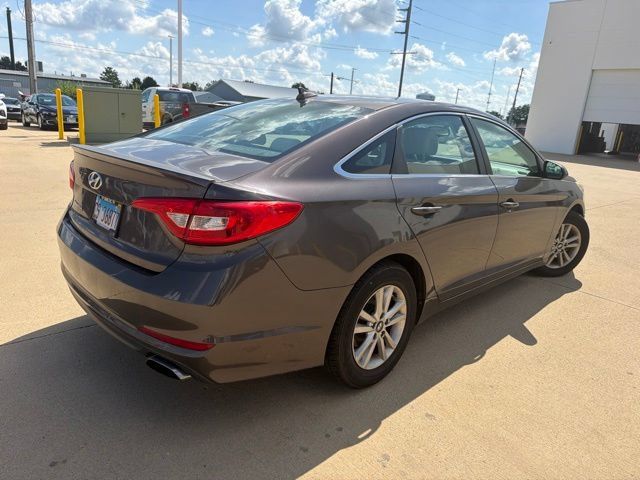 Used 2016 Hyundai Sonata SE w/ Cargo Package FWD image 3