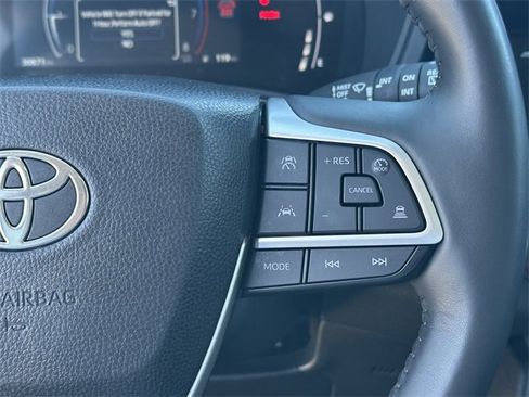 Certified 2024 Toyota Grand Highlander XLE image 13