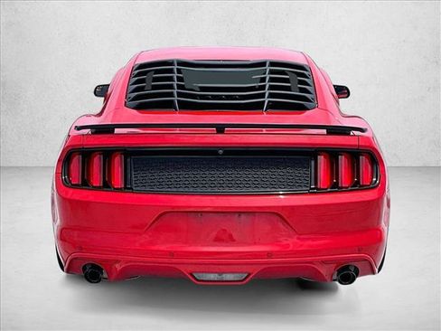 Used 2017 Ford Mustang Coupe RWD image 4