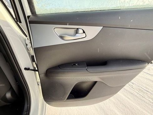 Used 2023 Kia Forte LXS w/ LXS Technology Package image 39