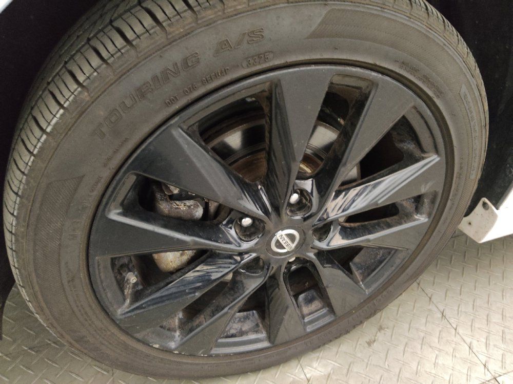 Used 2018 Nissan Sentra SR Turbo w/ SR Midnight Edition Package FWD image 31