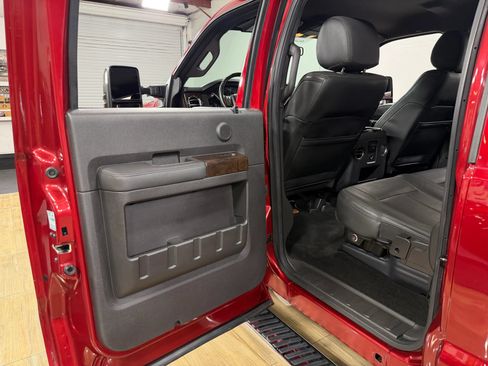 Used 2015 Ford F250 Platinum w/ Platinum Package AWD/4WD image 16