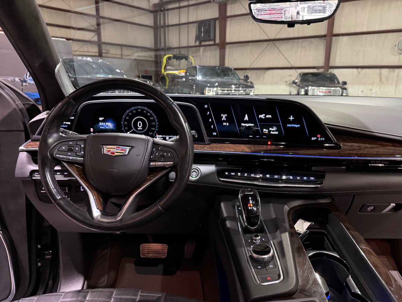 Used 2022 Cadillac Escalade Sport Platinum w/ LPO, ONYX Package AWD/4WD image 30