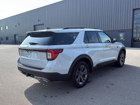 Used 2026 Ford Explorer Active w/ Active Comfort Package AWD/4WD image 3