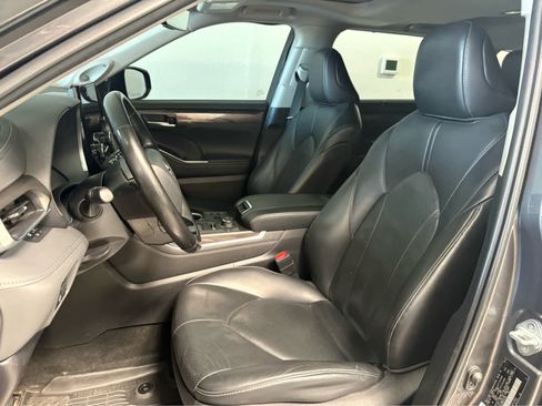 Used 2023 Toyota Highlander Limited AWD/4WD image 13