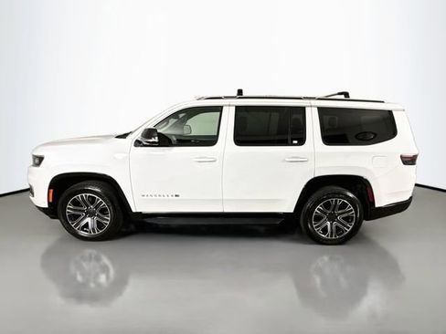 Used 2024 Jeep Wagoneer 4WD w/ Premium Group I image 4
