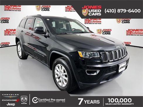 Used 2021 Jeep Grand Cherokee Laredo image 1