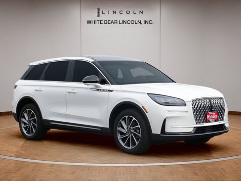 Used 2024 Lincoln Corsair FWD w/ Equipment Group 102A image 3