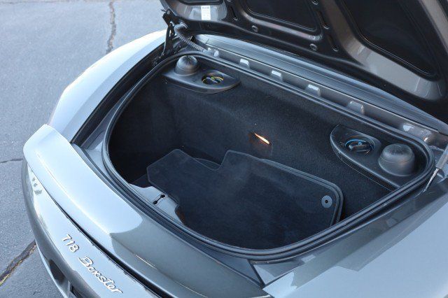 Used 2017 Porsche 718 Boxster RWD image 44