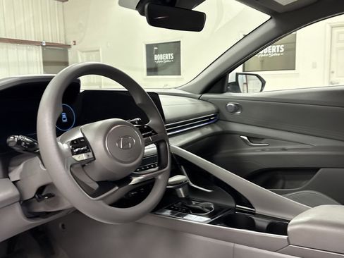 Used 2024 Hyundai Elantra Blue image 6