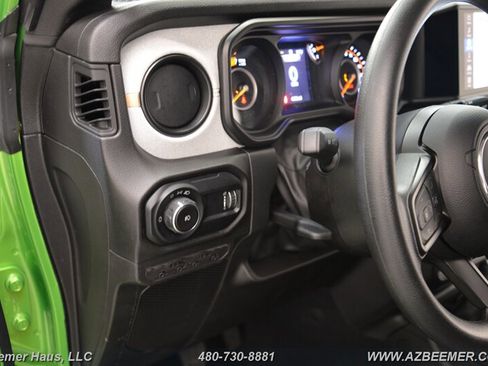 Used 2025 Jeep Wrangler Sport AWD/4WD image 22