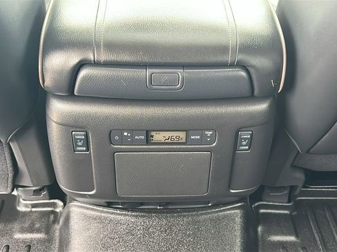 Used 2024 Nissan Armada Platinum w/ Captain's Chairs Package image 31