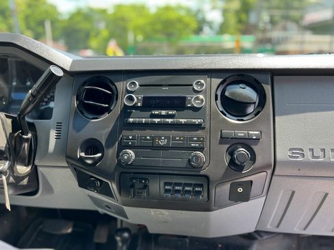 Used 2016 Ford F550 4x4 Regular Cab Super Duty image 25