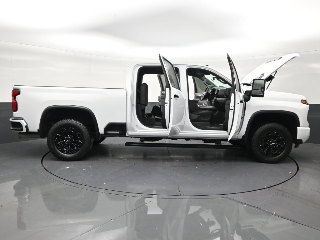 Used 2024 Chevrolet Silverado 2500 LTZ w/ LTZ Plus Package AWD/4WD image 29