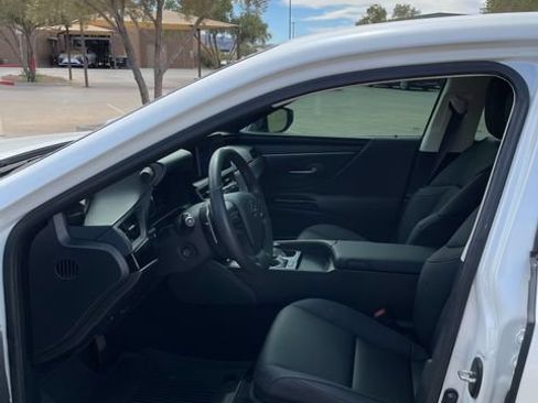 Used 2023 Lexus ES 350 w/ Premium Package FWD image 6