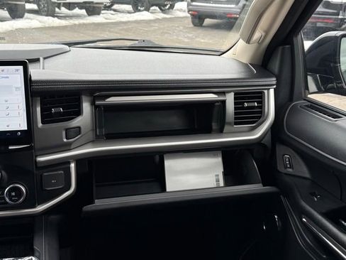 Used 2024 Ford Expedition Max XLT image 34